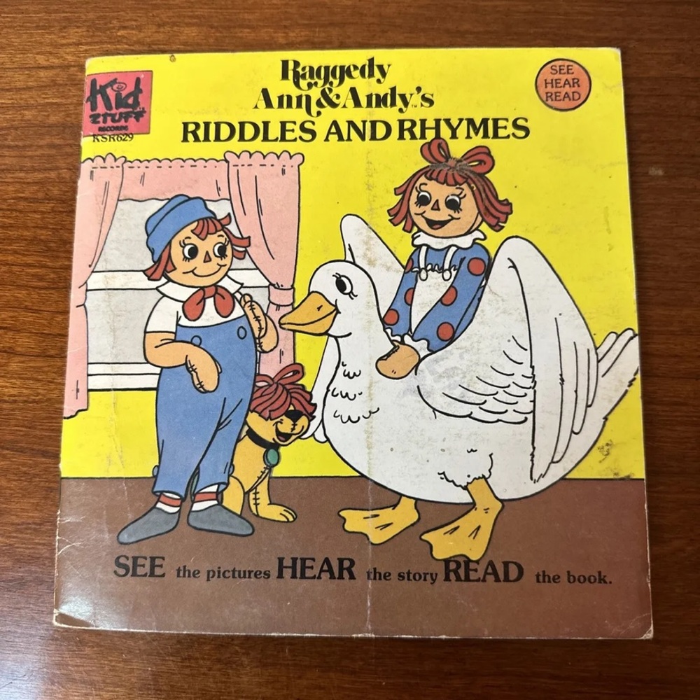Raggedy Ann & Andy's Riddles and Rhymes Book and Record See Hear Read 1980